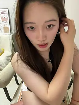 Snapshot of rose-u chatting on 03.06.25 rose-u online show from 03.06.25