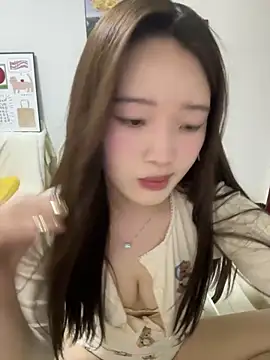 Snapshot of rose-u chatting on 03.15.25 rose-u online show from 03.15.25