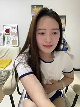 Snapshot of rose-u chatting on 03.21.25 rose-u online show from 03.21.25