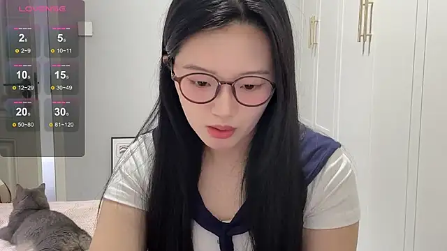 Snapshot of rose-u chatting on 10.08.25 rose-u online show from 10.08.25