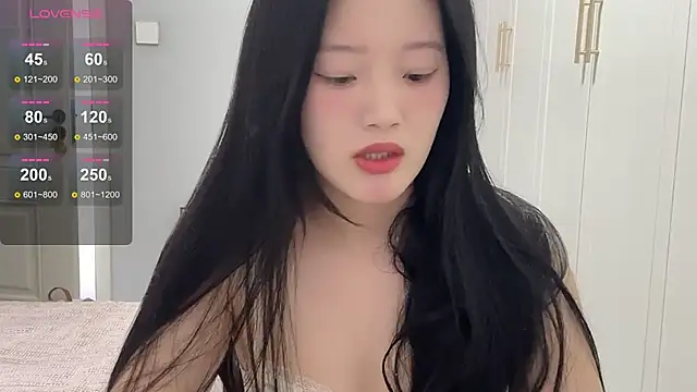 Snapshot of rose-u chatting on 10.20.25 rose-u online show from 10.20.25