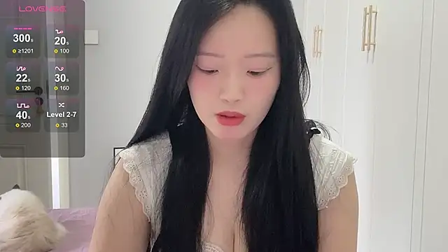 Snapshot of rose-u chatting on 10.21.25 rose-u online show from 10.21.25