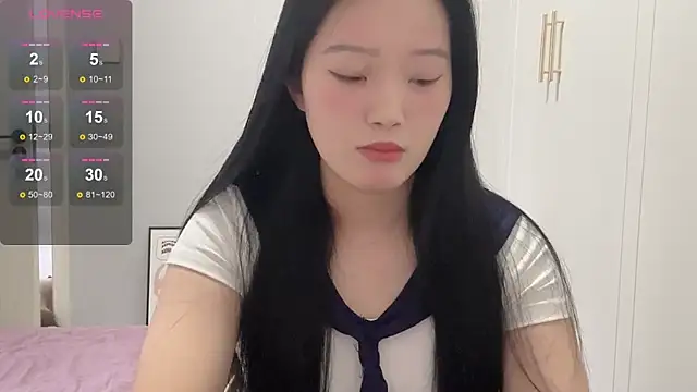 Snapshot of rose-u chatting on 10.24.25 rose-u online show from 10.24.25