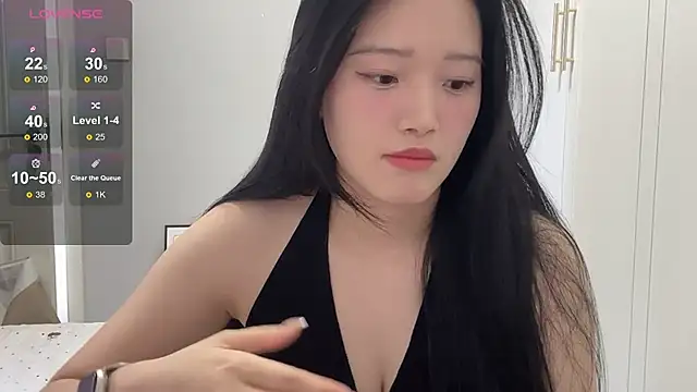 Snapshot of rose-u chatting on 11.22.25 rose-u online show from 11.22.25