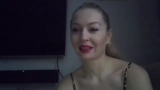 Snapshot of ZarinaSwift chatting on 01.18.25 ZarinaSwift online show from 01.18.25