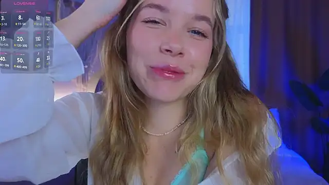 Snapshot of milly_shy chatting on 10.14.25 milly shy online show from 10.14.25