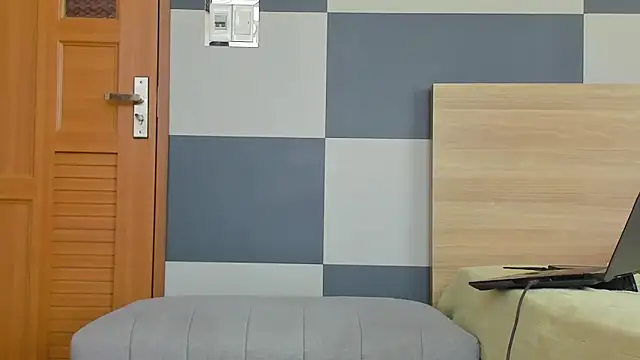 Kiera Thomas online show from 04.21.26