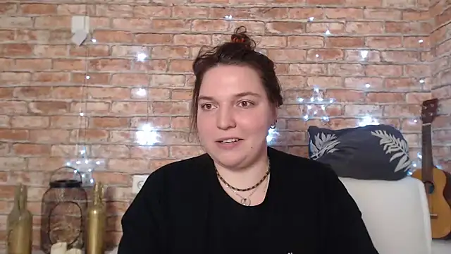 Snapshot of Amelia_Kiss_ chatting on 12.28.24 Amelia Kiss online show from 12.28.24