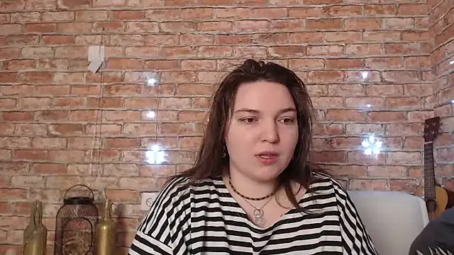 Snapshot of Amelia_Kiss_ chatting on 12.31.24 Amelia Kiss online show from 12.31.24