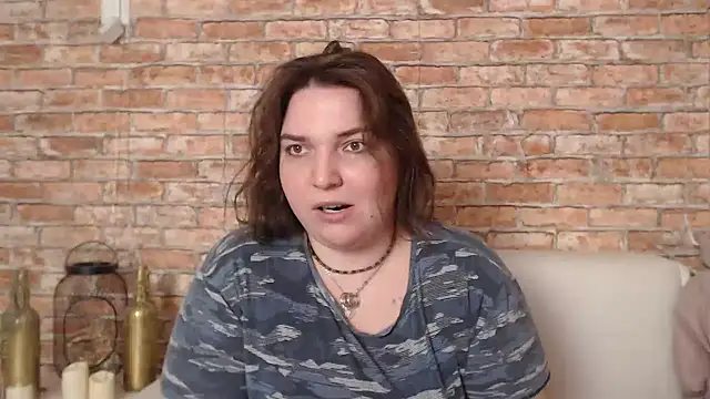 Snapshot of Amelia_Kiss_ chatting on 01.04.25 Amelia Kiss online show from 01.04.25