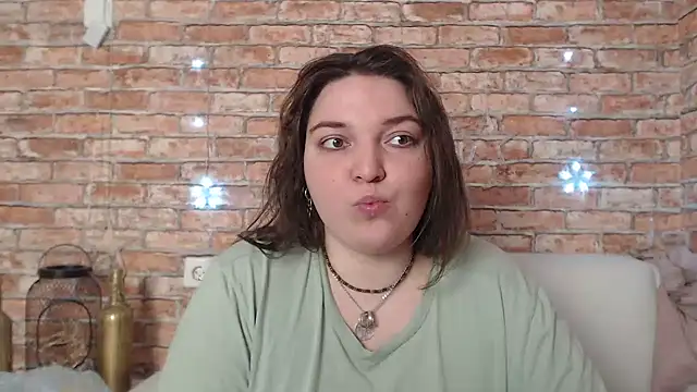 Snapshot of Amelia_Kiss_ chatting on 01.17.25 Amelia Kiss online show from 01.17.25