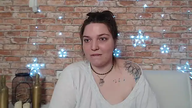Snapshot of Amelia_Kiss_ chatting on 02.05.25 Amelia Kiss online show from 02.05.25
