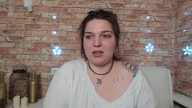 Snapshot of Amelia_Kiss_ chatting on 02.05.25 Amelia Kiss online show from 02.05.25