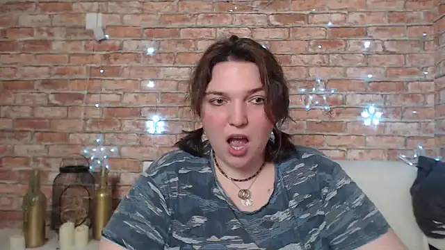 Snapshot of Amelia_Kiss_ chatting on 02.10.25 Amelia Kiss online show from 02.10.25