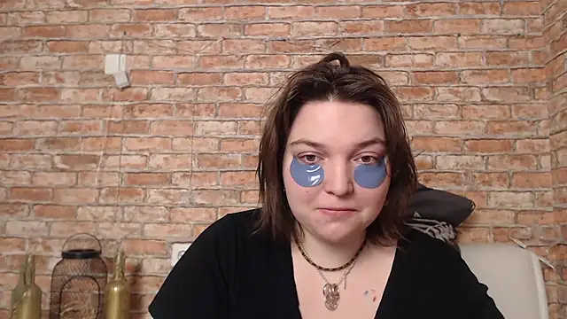 Snapshot of Amelia_Kiss_ chatting on 02.13.25 Amelia Kiss online show from 02.13.25