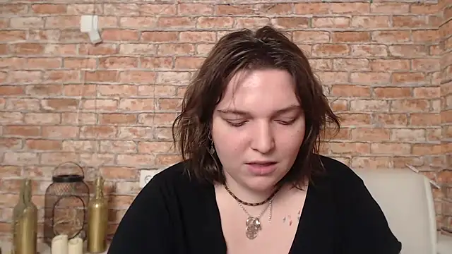 Snapshot of Amelia_Kiss_ chatting on 02.13.25 Amelia Kiss online show from 02.13.25