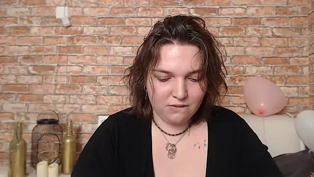 Snapshot of Amelia_Kiss_ chatting on 02.13.25 Amelia Kiss online show from 02.13.25