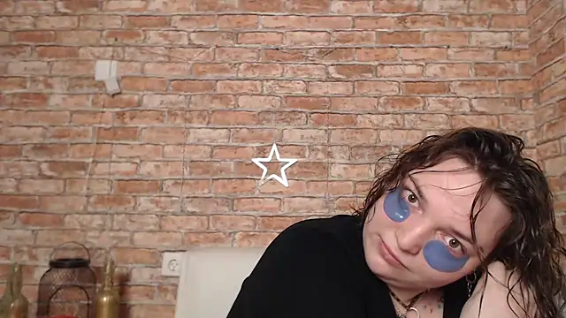 Snapshot of Amelia_Kiss_ chatting on 02.14.25 Amelia Kiss online show from 02.14.25