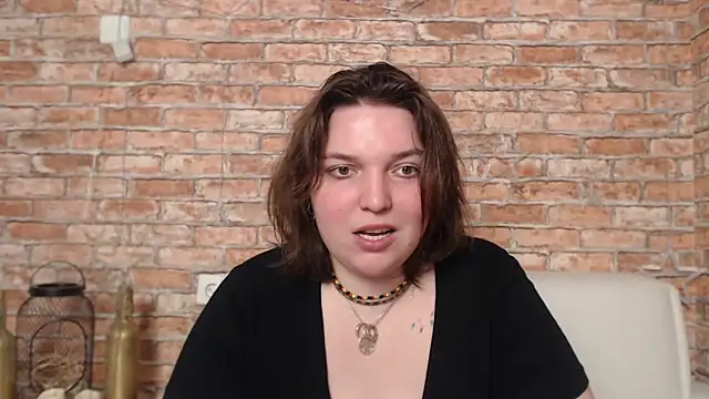 Snapshot of Amelia_Kiss_ chatting on 02.19.25 Amelia Kiss online show from 02.19.25