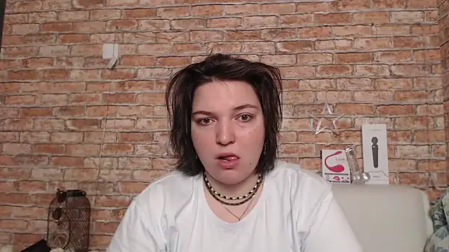 Snapshot of Amelia_Kiss_ chatting on 09.20.25 Amelia Kiss online show from 09.20.25