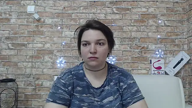 Amelia Kiss  online show from 04.20.26