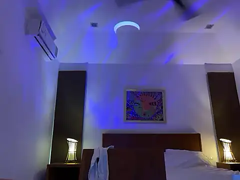 SirenaBelle online show from 09.26.25