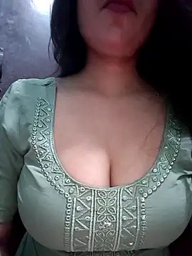 Snapshot of Kavita_ji chatting on 05.12.26 Kavita ji online show from 05.12.26