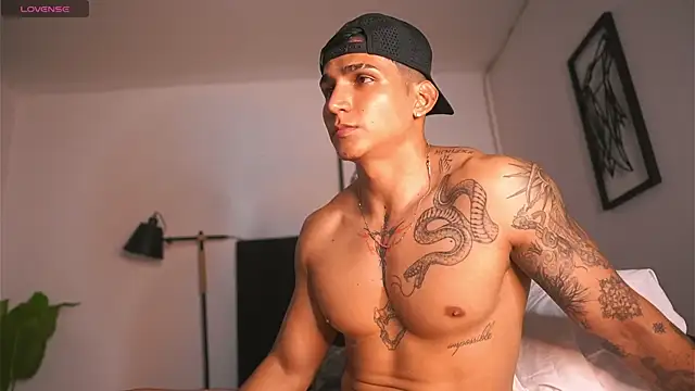 muscle boyhorny online show from 01.31.25