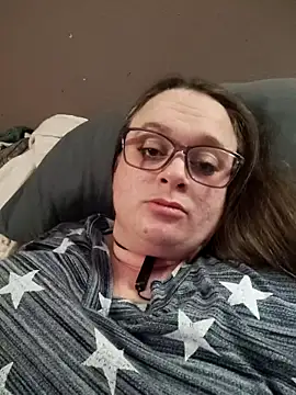 Snapshot of Geemaal chatting on 11.13.25 Geemaal online show from 11.13.25