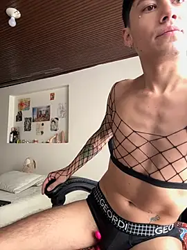 Amahd696 online show from 10.17.25