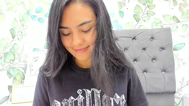 atilanadiaz7 online show from 10.14.25