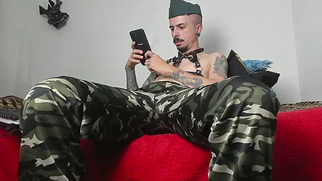 Aaron BigDickxxx online show from 01.11.26