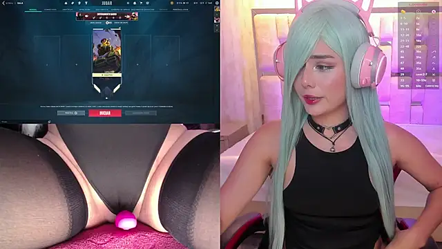 Snapshot of LiaGames chatting on 10.12.25 LiaGames online show from 10.12.25