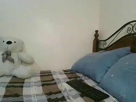 Snapshot of Sonnia_ chatting on 02.08.25 Sonnia online show from 02.08.25