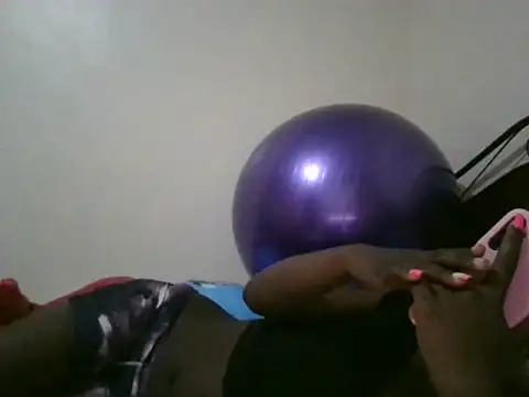 Snapshot of Sonnia_ chatting on 02.22.25 Sonnia online show from 02.22.25