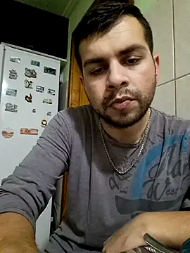 Snapshot of hornny1995 chatting on 01.31.25 hornny1995 online show from 01.31.25