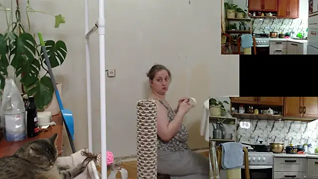 Sakura Green online show from 11.25.25