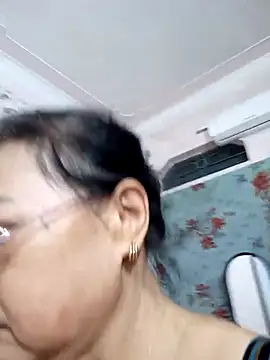 Hotestlove online show from 10.17.25