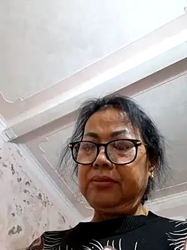 Hotestlove online show from 11.29.25