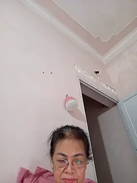 Snapshot of Hotestlove chatting on 06.18.26 Hotestlove online show from 06.18.26