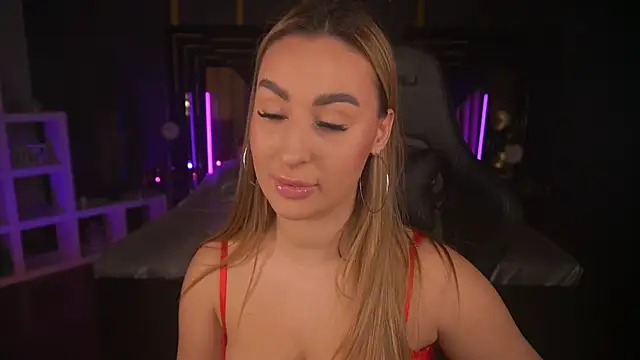 LiaBrazzerr online show from 03.22.25