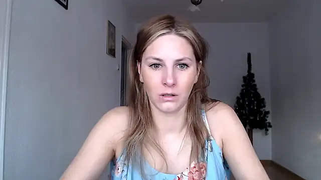 Snapshot of DagmarieFlirt chatting on 12.19.24 DagmarieFlirt online show from 12.19.24