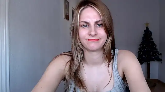 Snapshot of DagmarieFlirt chatting on 12.26.24 DagmarieFlirt online show from 12.26.24