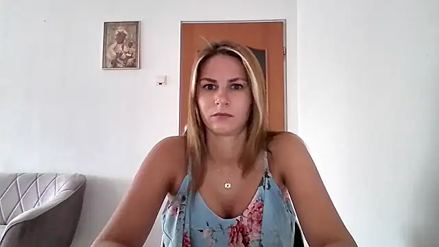 Snapshot of DagmarieFlirt chatting on 01.28.25 DagmarieFlirt online show from 01.28.25