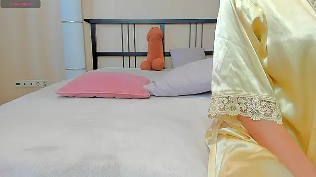 Snapshot of yourastral chatting on 03.03.25 yourastral online show from 03.03.25