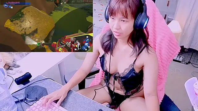 Snapshot of Kana_G chatting on 05.16.26 Kana G online show from 05.16.26