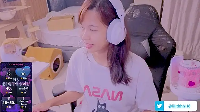 Snapshot of Kana_G chatting on 06.28.26 Kana G online show from 06.28.26