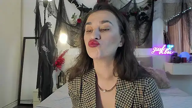 JoyCasidy online show from 10.17.25