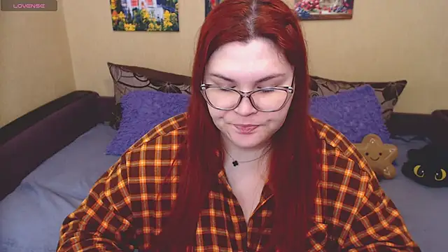 JuliaKeln online show from 04.18.26