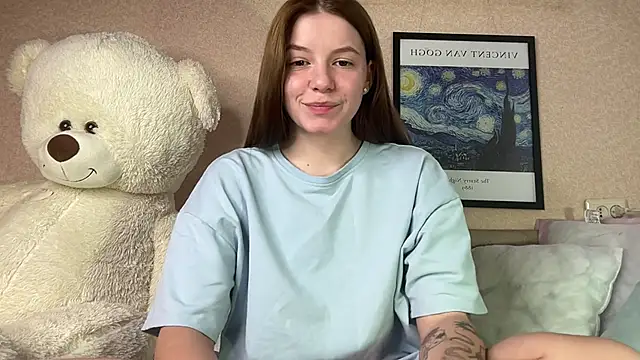 Snapshot of mia___mi chatting on 12.10.24 mia mi online show from 12.10.24